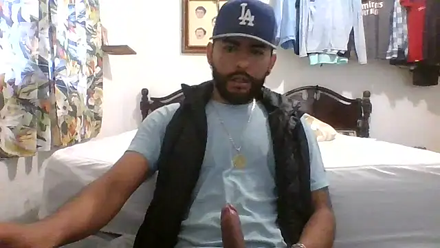 Snapshot of dickman10 chatting on 09/21/25, 01:46 dickman10 online show from 09/21/25, 01:46