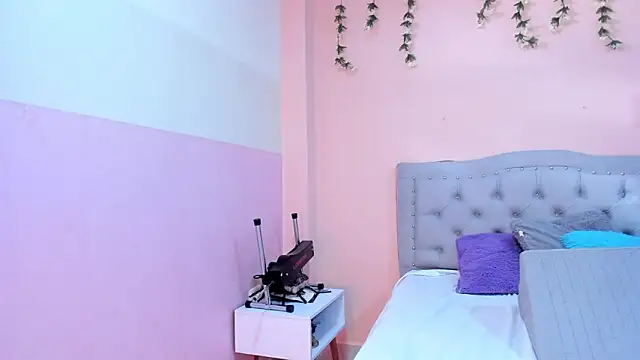 littletammy4u  online show from 10/22/25, 12:27