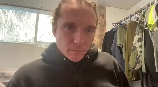 Snapshot of redone8in chatting on 02/04/25, 06:38 redone8in online show from 02/04/25, 06:38