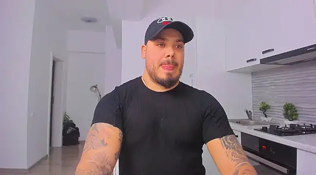 Snapshot of ZackMasterss chatting on 02/04/25, 10:55 ZackMasterss online show from 02/04/25, 10:55
