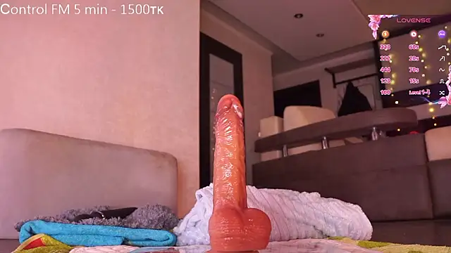 queeneliaa online show from 03/17/26, 08:56