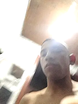 Snapshot of Mineirinho043 chatting on 02/12/25, 02:32 Mineirinho043 online show from 02/12/25, 02:32