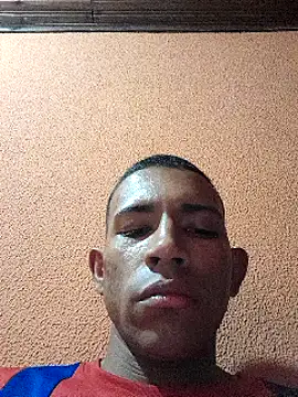 Snapshot of Mineirinho043 chatting on 02/13/25, 10:22 Mineirinho043 online show from 02/13/25, 10:22