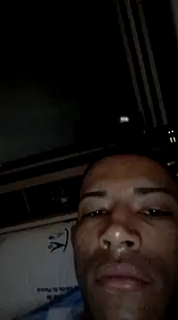 Snapshot of Mineirinho043 chatting on 02/15/25, 12:54 Mineirinho043 online show from 02/15/25, 12:54