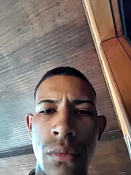 Snapshot of Mineirinho043 chatting on 02/21/25, 12:17 Mineirinho043 online show from 02/21/25, 12:17