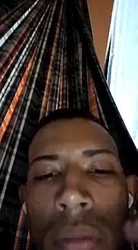 Snapshot of Mineirinho043 chatting on 02/22/25, 04:18 Mineirinho043 online show from 02/22/25, 04:18