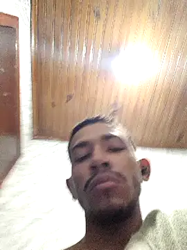 Snapshot of Mineirinho043 chatting on 03/17/25, 02:45 Mineirinho043 online show from 03/17/25, 02:45