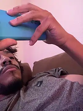 Snapshot of Mineirinho043 chatting on 10/20/25, 04:40 Mineirinho043 online show from 10/20/25, 04:40