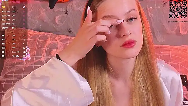 Snapshot of soft_babe chatting on 10/31/25, 07:37 soft babe online show from 10/31/25, 07:37