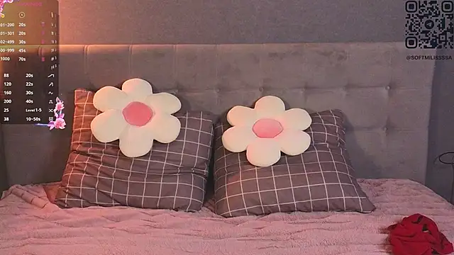 Snapshot of soft_babe chatting on 12/18/25, 10:05 soft babe online show from 12/18/25, 10:05