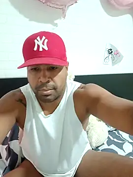 Snapshot of xhoco14 chatting on 09/24/25, 10:07 xhoco14 online show from 09/24/25, 10:07