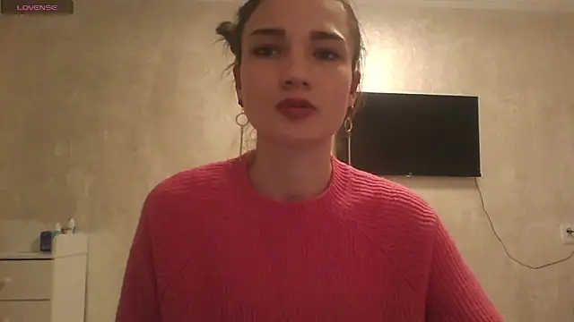 Snapshot of RoyalDessertt chatting on 03/06/25, 12:52 RoyalDessertt online show from 03/06/25, 12:52