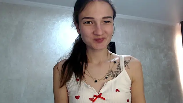 Snapshot of RoyalDessertt chatting on 12/04/25, 08:45 RoyalDessertt online show from 12/04/25, 08:45