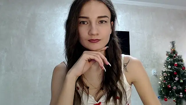 Snapshot of RoyalDessertt chatting on 12/19/25, 08:32 RoyalDessertt online show from 12/19/25, 08:32