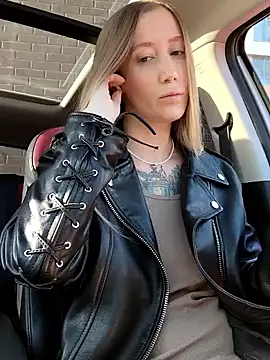 Snapshot of Pussy_Drive03 chatting on 09/19/25, 02:35 Pussy Drive03 online show from 09/19/25, 02:35