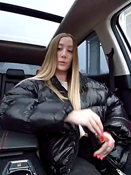 Snapshot of Pussy_Drive03 chatting on 10/27/25, 01:31 Pussy Drive03 online show from 10/27/25, 01:31