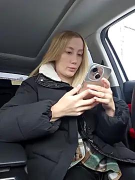 Snapshot of Pussy_Drive03 chatting on 11/28/25, 06:05 Pussy Drive03 online show from 11/28/25, 06:05