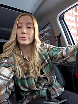 Snapshot of Pussy_Drive03 chatting on 12/18/25, 07:14 Pussy Drive03 online show from 12/18/25, 07:14