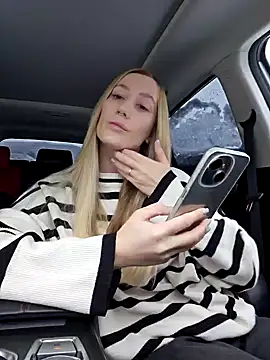 Snapshot of Pussy_Drive03 chatting on 12/22/25, 05:04 Pussy Drive03 online show from 12/22/25, 05:04