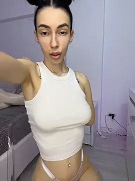 Celine Roxelle online show from 03/09/26, 09:41