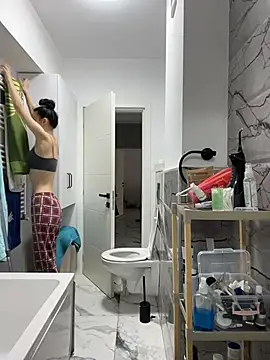 Celine Roxelle online show from 04/08/26, 12:38