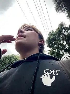 Snapshot of Maggie_Geller chatting on 11/19/25, 04:40 Maggie Geller online show from 11/19/25, 04:40