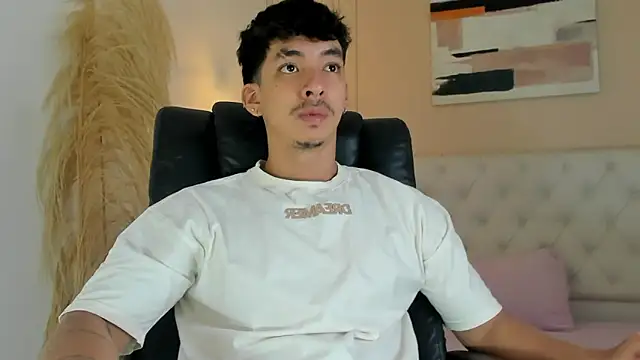 ISAAC CRYSTON online show from 11/08/25, 08:51