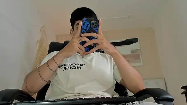 ISAAC CRYSTON online show from 01/10/26, 11:20