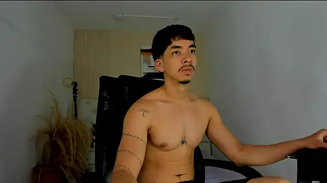 ISAAC CRYSTON online show from 02/16/26, 10:06