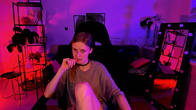 KiraMontoya online show from 02/18/25, 02:06