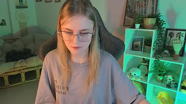 KiraMontoya online show from 03/02/25, 09:11