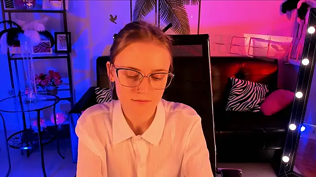 KiraMontoya online show from 03/19/25, 05:17