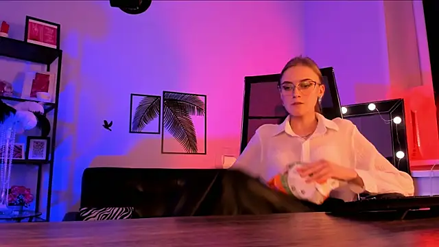 KiraMontoya online show from 03/20/25, 12:08