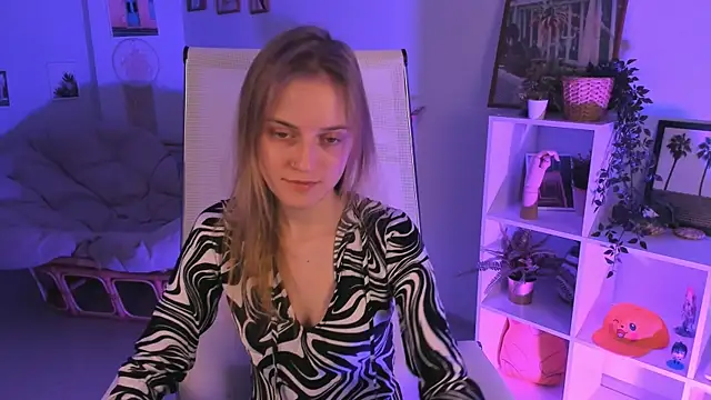 KiraMontoya online show from 03/22/25, 05:09