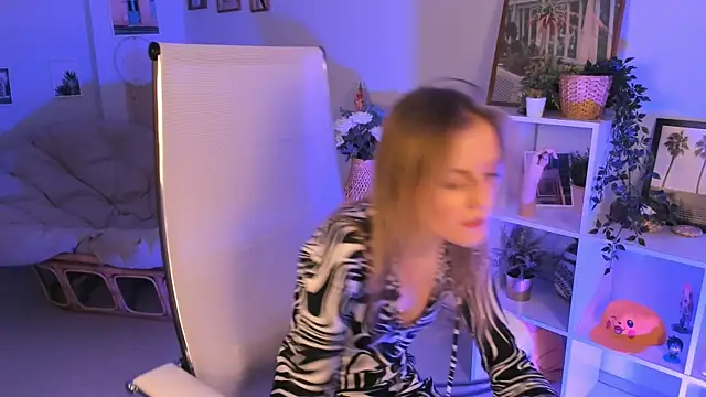 KiraMontoya online show from 03/23/25, 12:15