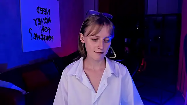 KiraMontoya online show from 09/17/25, 08:32