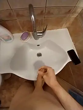 Snapshot of Good_boy000 chatting on 02/06/25, 06:29 Good boy000 online show from 02/06/25, 06:29