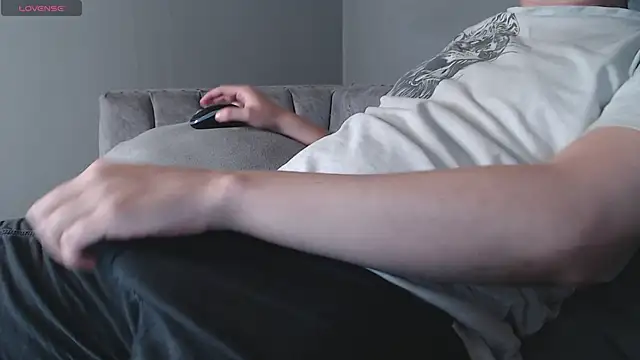 Golden-Boyy online show from 02/18/25, 03:32
