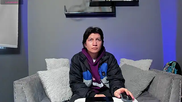 Golden-Boyy online show from 03/04/25, 12:01