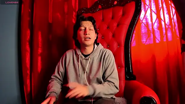 Golden-Boyy online show from 03/17/25, 06:32