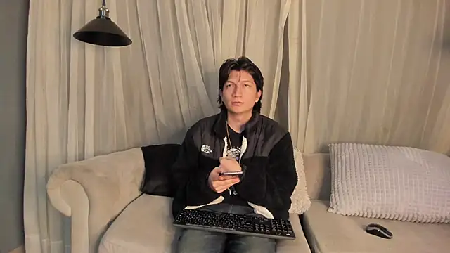 Golden-Boyy online show from 03/18/25, 12:03
