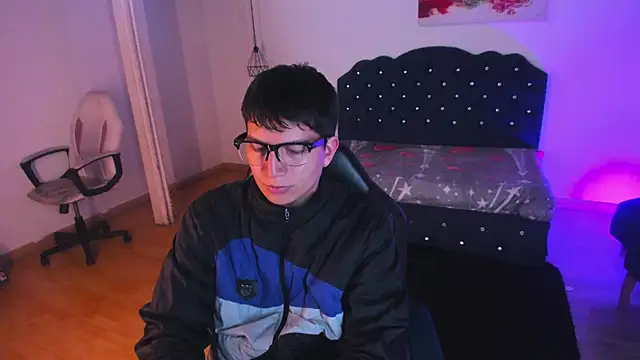 Golden-Boyy online show from 09/11/25, 03:17