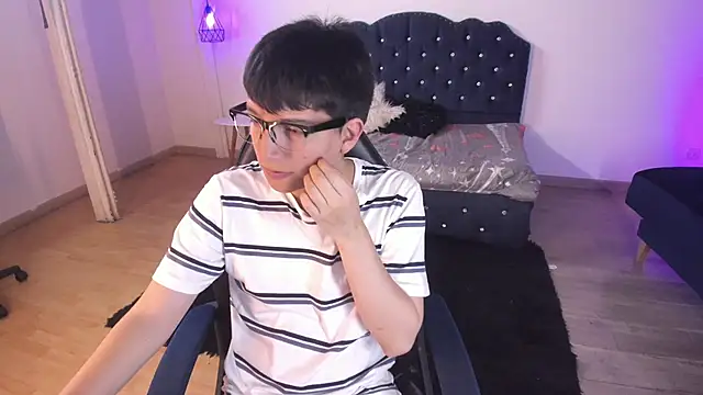 Golden-Boyy online show from 09/13/25, 03:39