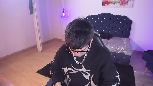 Golden-Boyy online show from 09/19/25, 03:19