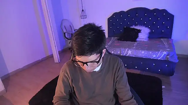 Golden-Boyy online show from 09/24/25, 03:32