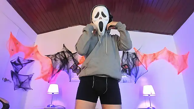 Golden-Boyy online show from 10/17/25, 03:42