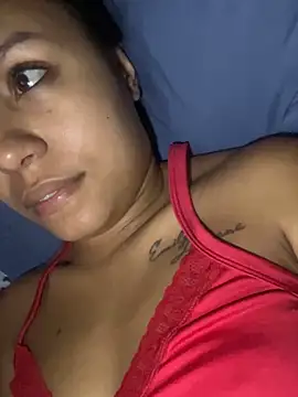 Snapshot of julieta_fn chatting on 06/14/26, 03:41 julieta fn online show from 06/14/26, 03:41