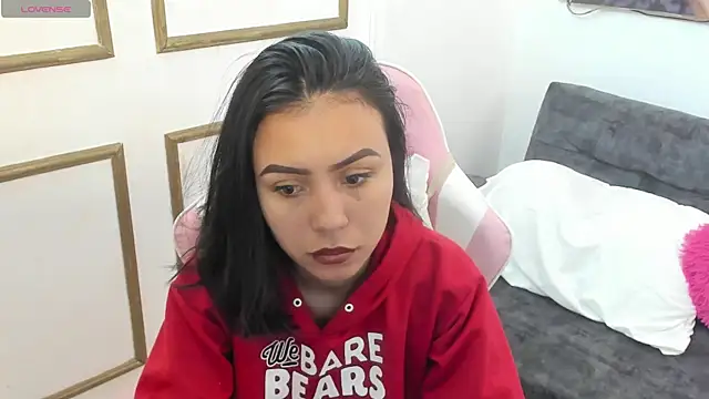 Snapshot of julieta_fn chatting on 07/10/26, 02:30 julieta fn online show from 07/10/26, 02:30