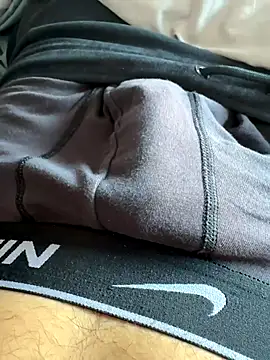 Snapshot of polpolo21 chatting on 12/02/25, 02:12 polpolo21 online show from 12/02/25, 02:12