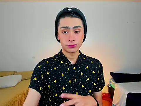 Snapshot of steve__gray chatting on 02/04/25, 02:21 steve gray online show from 02/04/25, 02:21